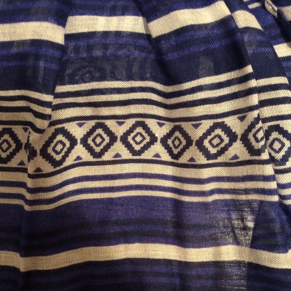 Vera Bradley Soft Fringe Scarf Serape Cobalt - Picture 2 of 2